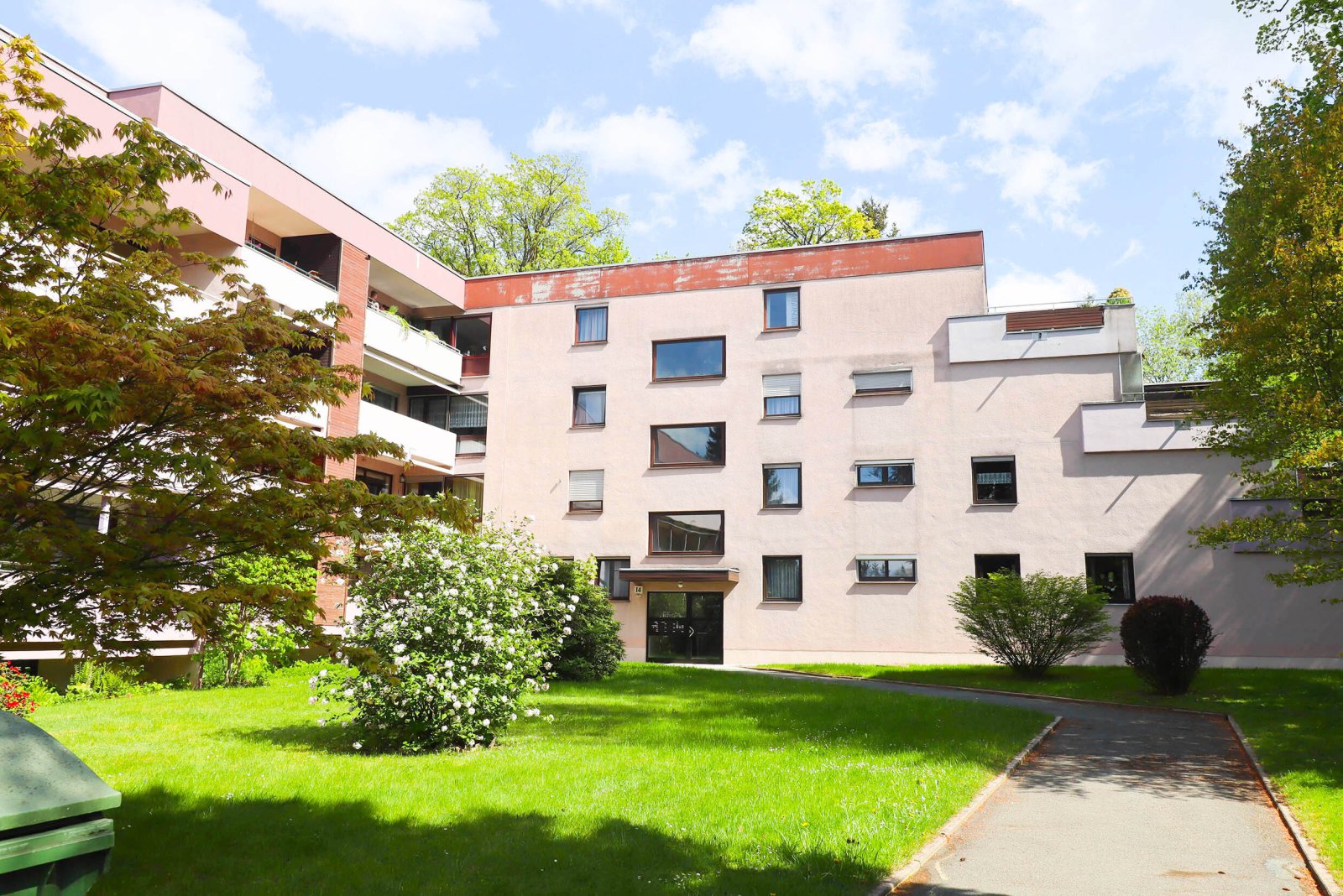 seniorengerechte Erdgeschosswohnung in zentrumsnaher Lage seniorengerechte Erdgeschosswohnung in zentrumsnaher Lage